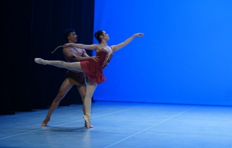 Basileu França é tetracampeão no maior festival de dança do mundo